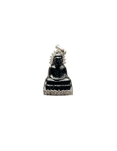 Pendentif Bouddha en posture Dhyana Mudra en pierre d'Onyx serti d'argent et de cristal de pas cher