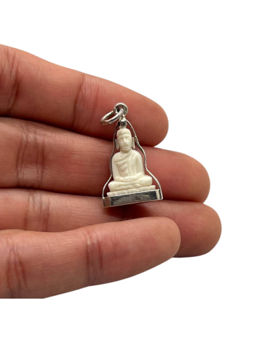 Petit Pendentif Bouddha en posture Dhyana Mudra serti d'Argent Couleur Ivoire vente chaude votre 